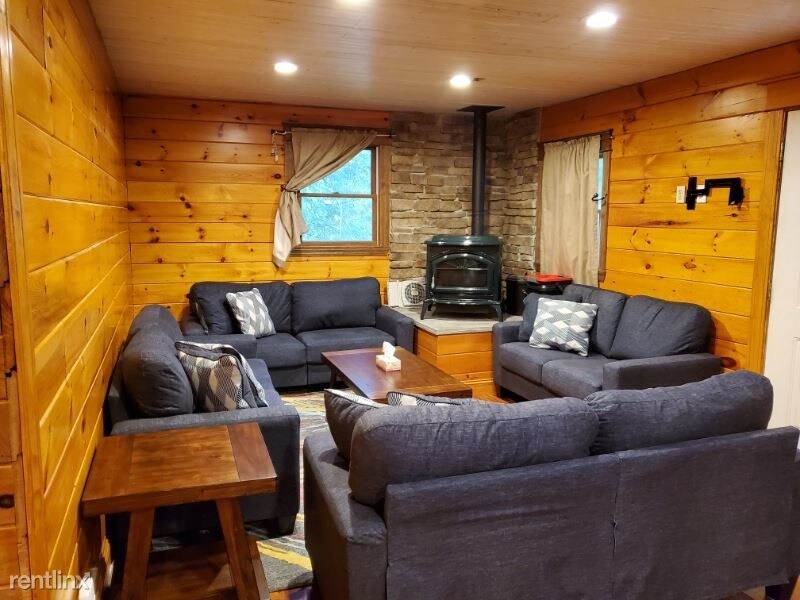 Primary Photo - 5 br, 2 bath House - 111 Spring St