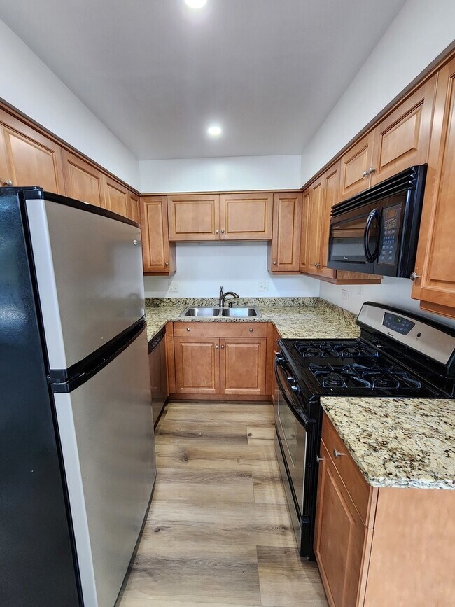 Foto del edificio - 1077 Courtland Dr