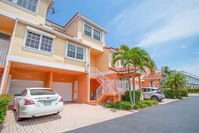 Foto del edificio - 1998 NE 7th St