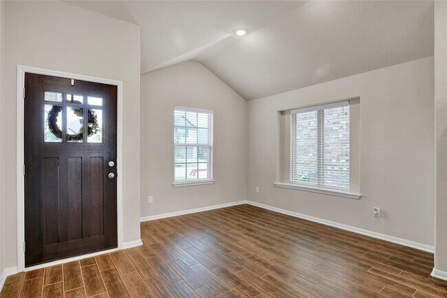 Building Photo - 4235 Green Landing Dr