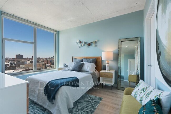 Foto del edificio - 702 N Milwaukee Ave