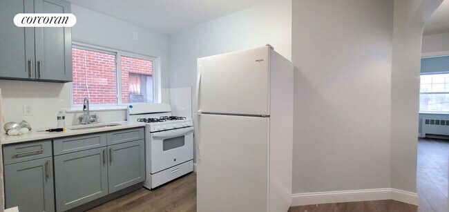 Foto del edificio - 1044 E 211th St