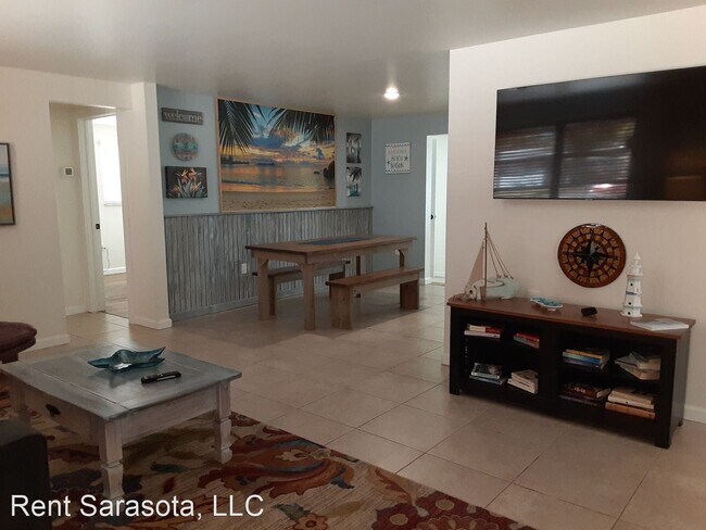 Building Photo - 2 br, 2 bath House - 3214 Bougainvillea St.