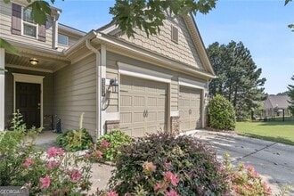 Building Photo - 3554 Village Enclave Ln