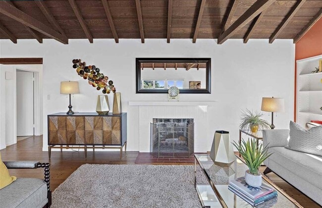 Building Photo - 1825 San Antonio Ave