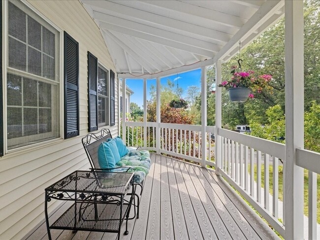 Building Photo - 6 Wood St