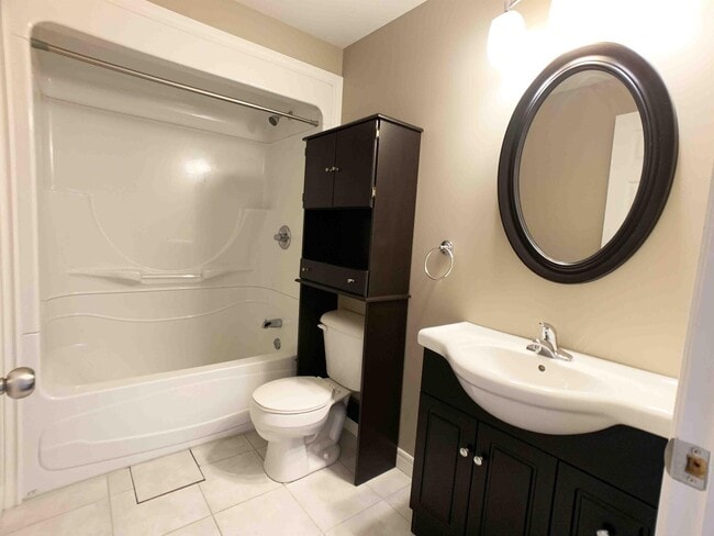 Building Photo - 55 Ladysmith Dr