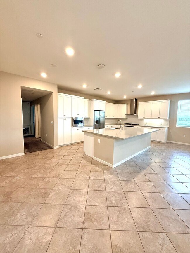 Foto del edificio - Newer 2 bedroom 2 bath luxury SMART HOME c...