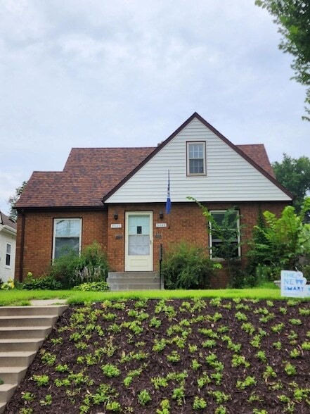 Building Photo - 5028 Bloomington Ave