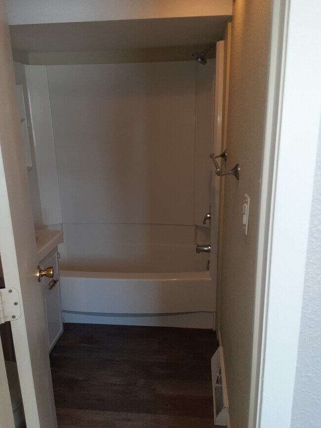 Bathroom - 203 2nd St N