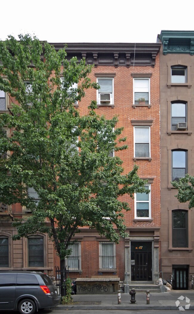 Building Photo - 321 W 14th St