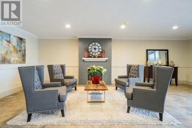 Building Photo - 27 Beaver St S