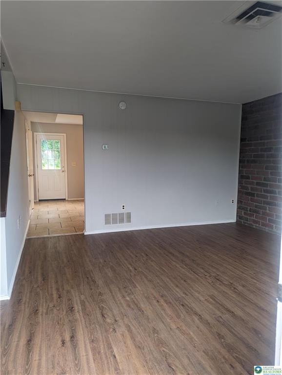 Foto del edificio - 107 E Hillcrest Ln