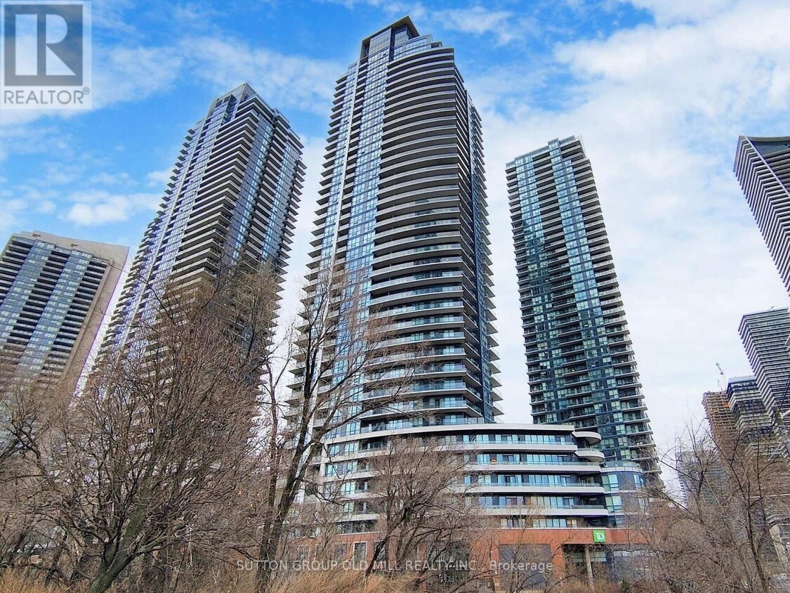 Primary Photo - 2212-2212 Lake Shore Blvd W