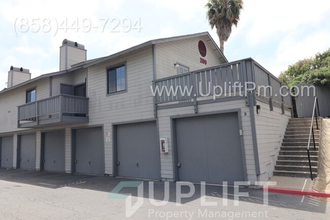 Building Photo - 2 Bed, 2 Bath w/ garage & fireplace