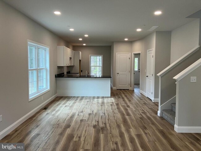 Building Photo - 5810 Clam Cove
