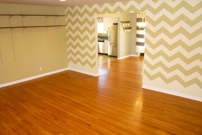 Building Photo - Beautiful Lakewood Home ready for move in ...
