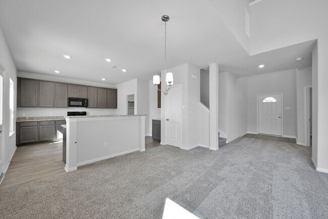 Foto del edificio - New 4 bedroom Home with Refrigerator, Washer and Dryer