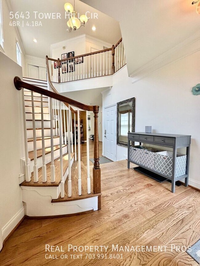 FIVE BEDROOM HOME IN KINGSTOWNE!! AVAILAB... House for Rent in