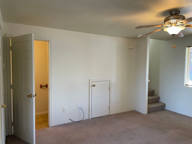 Foto del edificio - Very Nice Two Story 2 Bedroom 1.5 Bathroom...