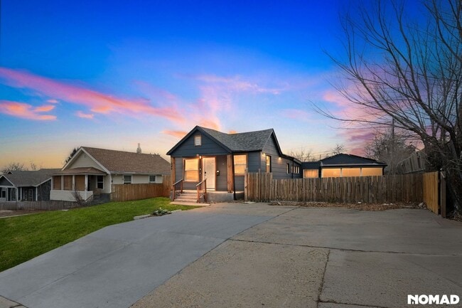 Building Photo - 240 S Julian St