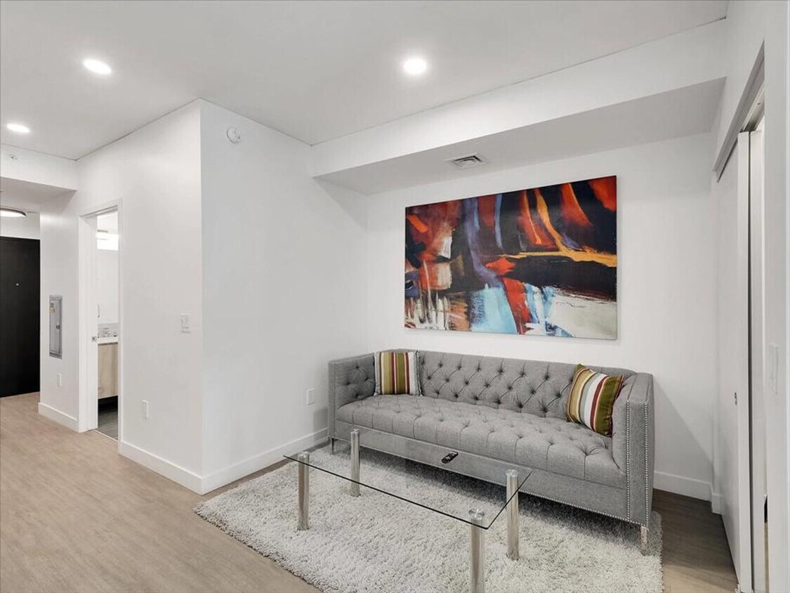 Foto principal - 817 N 6th St