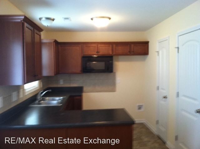 Foto del edificio - 3703-3709 Hillcrest Dr