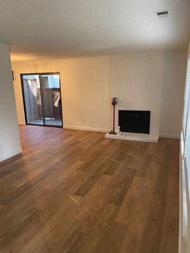 Foto del edificio - Close to Capitola / Easy Highway Access