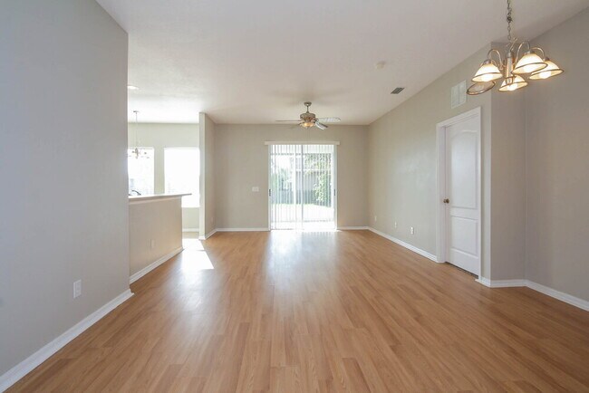 Building Photo - 6748 Monarch Park Dr