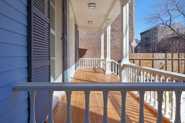 Foto del edificio - 1377 Dean Street