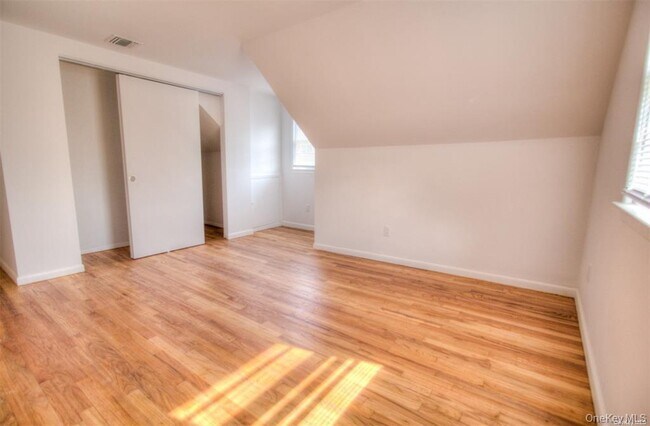 Foto del edificio - 11 Pulaski Pl