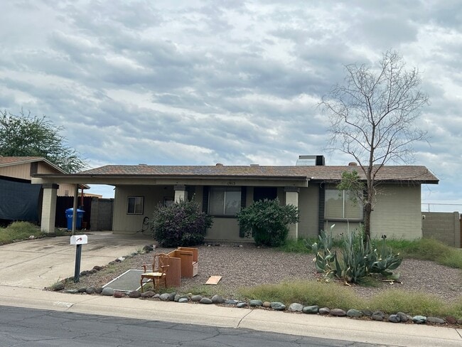 Building Photo - 2 Bedroom 1 Bath North Phoenix Treasure