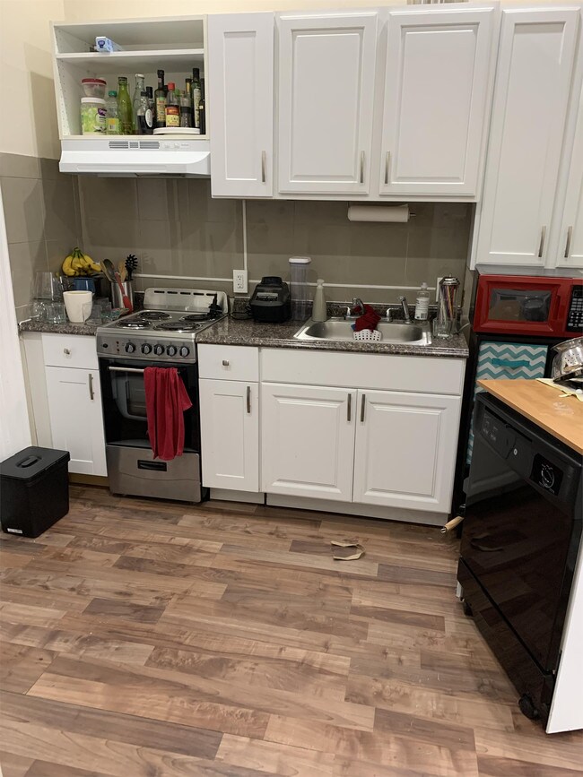 Building Photo - 2203 St Paul St