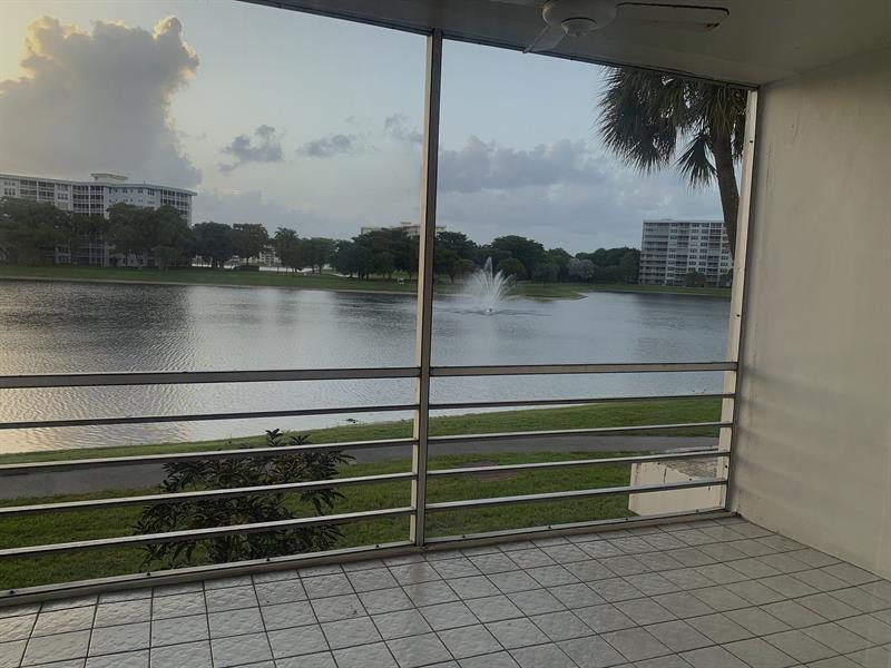 Primary Photo - 2801 N Palm Aire Dr