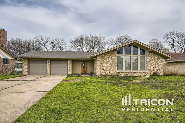 Building Photo - 1105 Mildred Ln