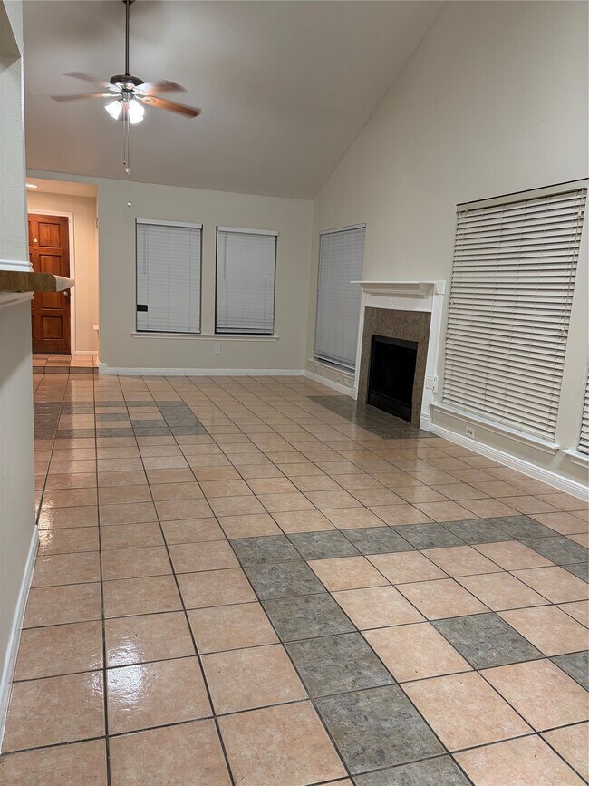 Foto del edificio - 7659 Alcomita Dr