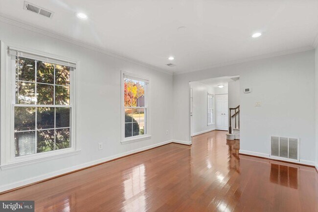 Building Photo - 2621 John Milton Dr