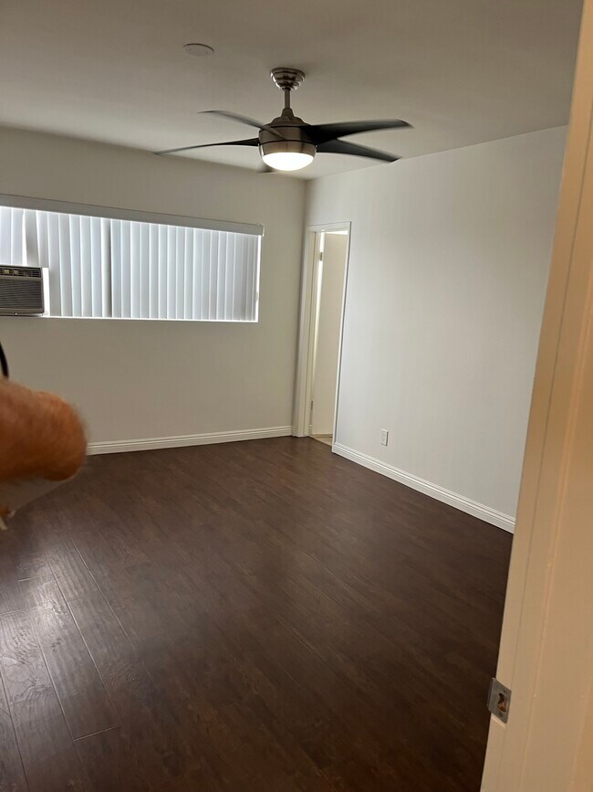 Foto del edificio - 14641 Magnolia Blvd