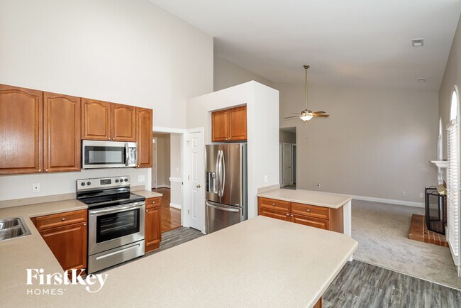 Foto del edificio - 1402 Holly Ridge Dr