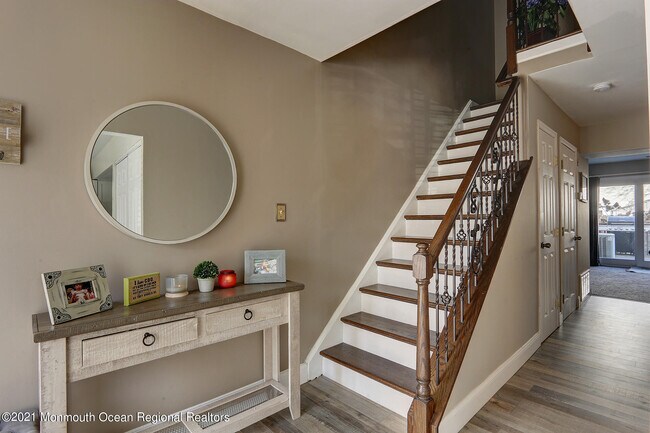 Foto del edificio - 6 Fieldcrest Way