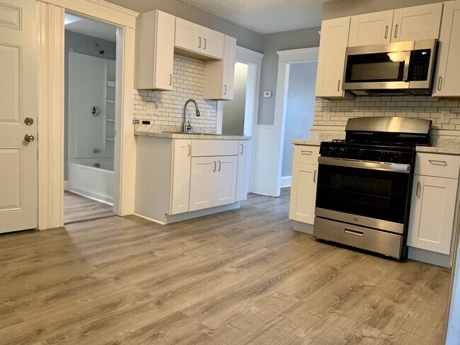 Building Photo - 115 Summer St