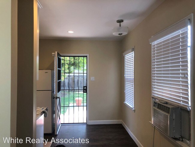 Foto del edificio - 2311-2313 Belmont Ave