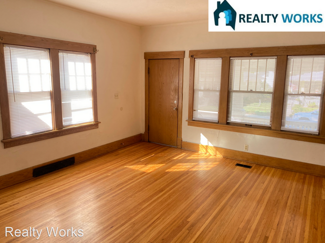 Foto del edificio - 3 br, 1 bath House - 732 Marshall Ave