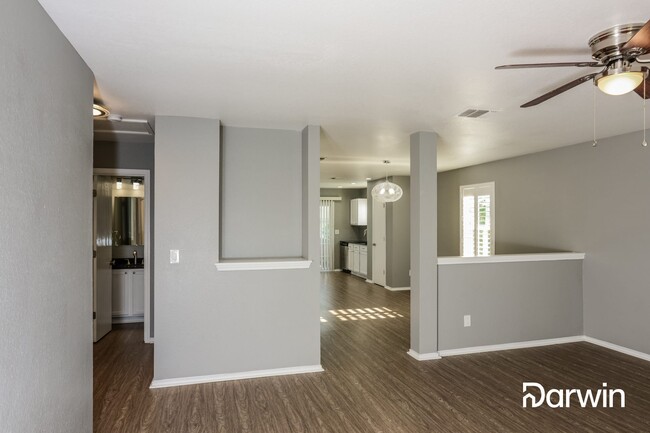 Building Photo - 9138 Dublin Heights