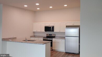 Building Photo - 1000 COLBY Ln