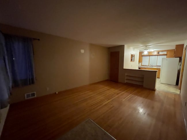 Foto del edificio - 403 46th Ave NE