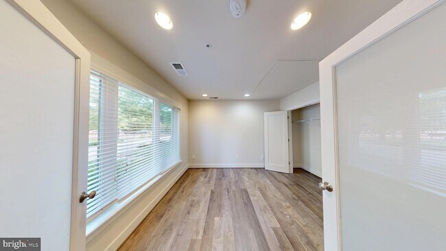 Building Photo - 10366 Jacobsen St