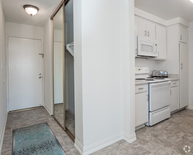 Glen Arbor Villas Apartments Los Angeles, CA