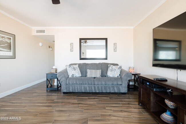 Foto del edificio - 9625 W Mountain View Rd