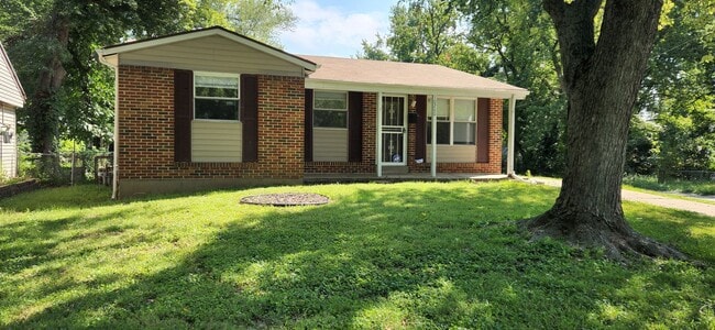 Lovely 3 Bedroom 1.5 Bathroom Home - Lovely 3 Bedroom 1.5 Bathroom Home